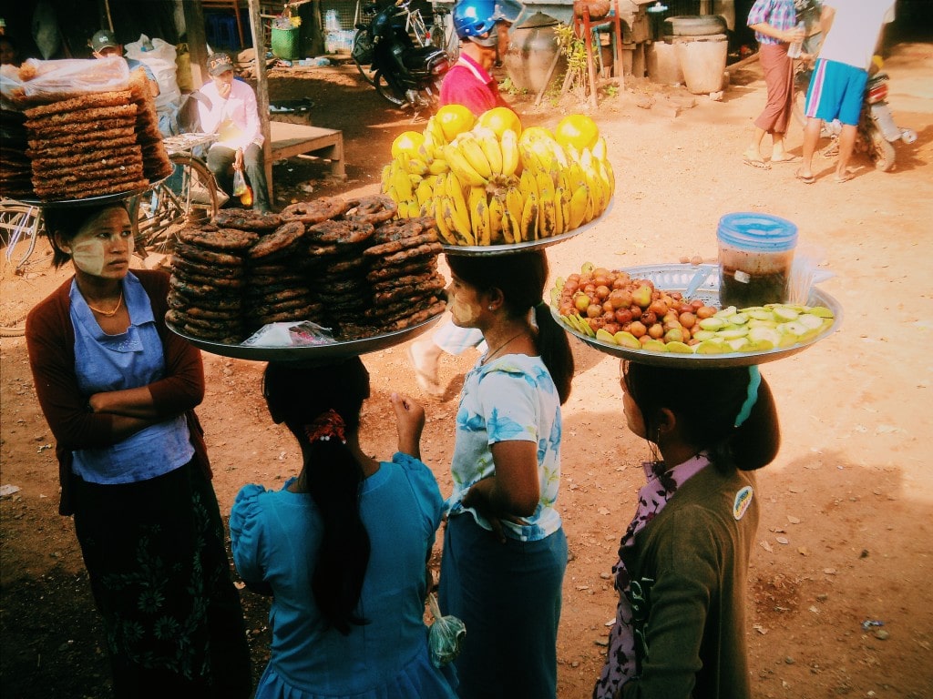 5 Tips For Biking in Southeast Asia 3 Street food. Travel Myanmar in a low budget.