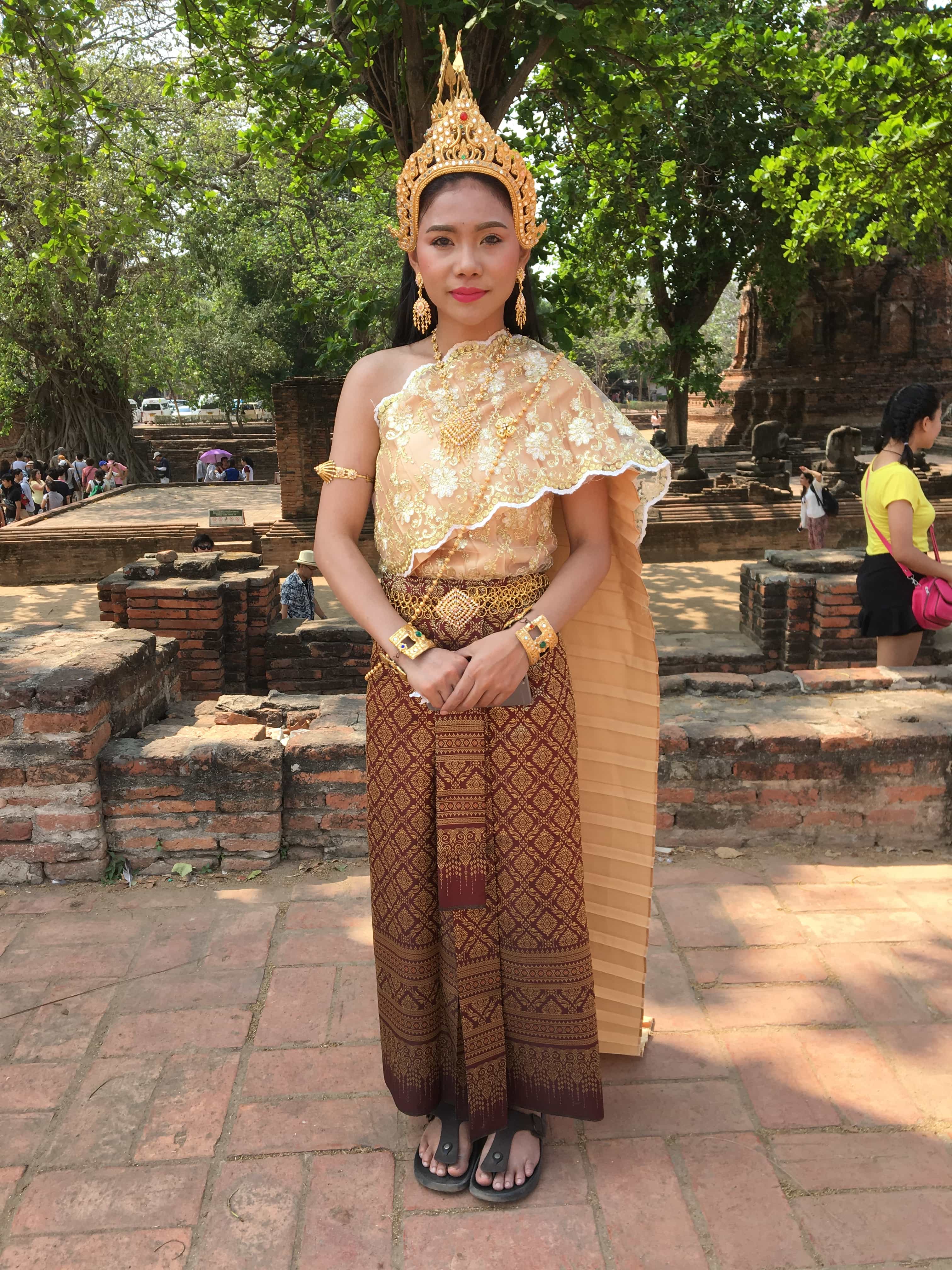 9 Best Things To Do In Ayutthaya (Travel Guide) 6 things to do in ayutthaya, where to stay in ayutthaya, what to eat in ayutthaya, how to get to ayutthaya