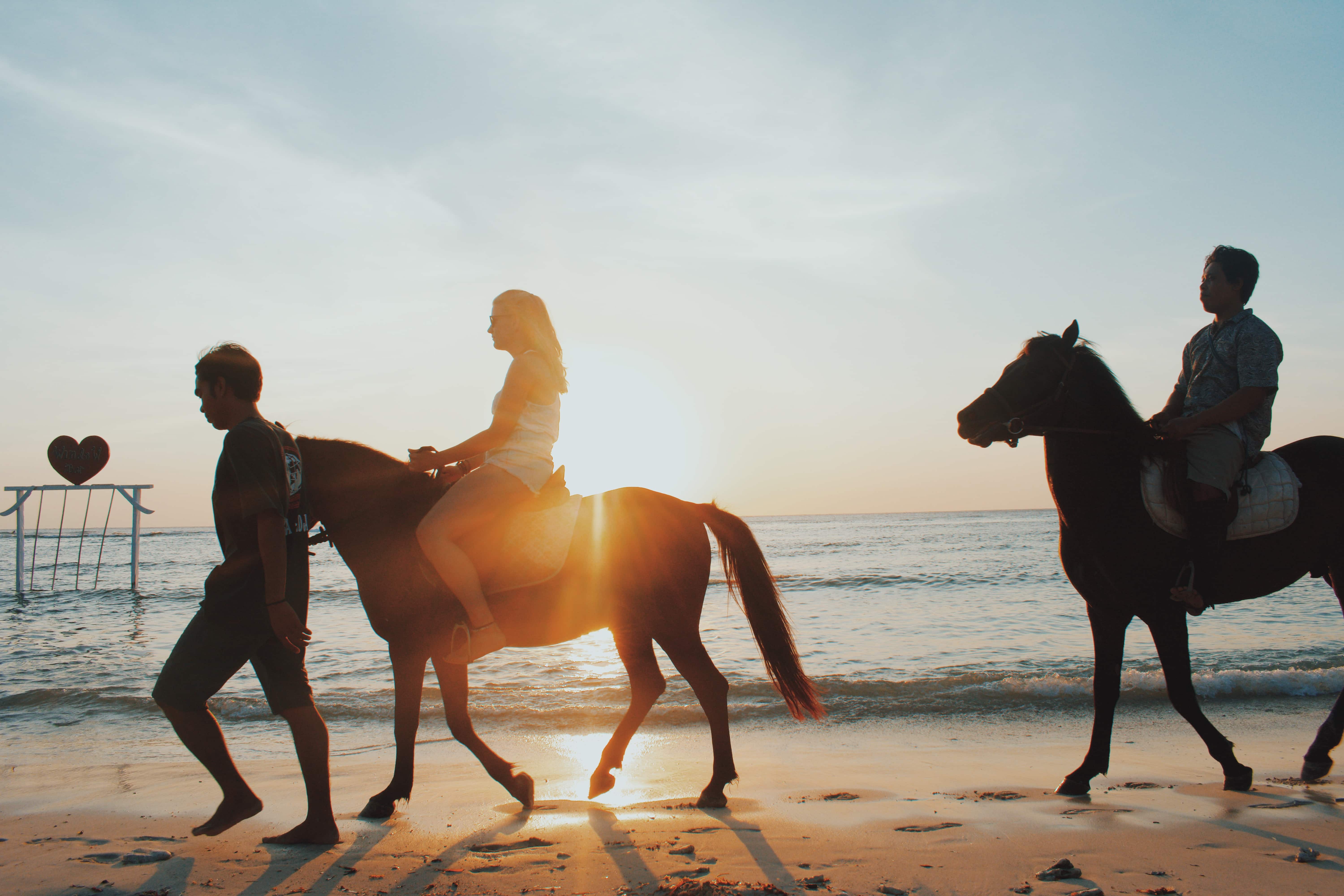 things to do in gili trawangan, how to get to Gili Trawangan, gili trawangan viewpoint, things to do in gili air, places to go in gili trawangan, romantic things to do in gili trawangan, gili islands, gili trawangan booze cruise