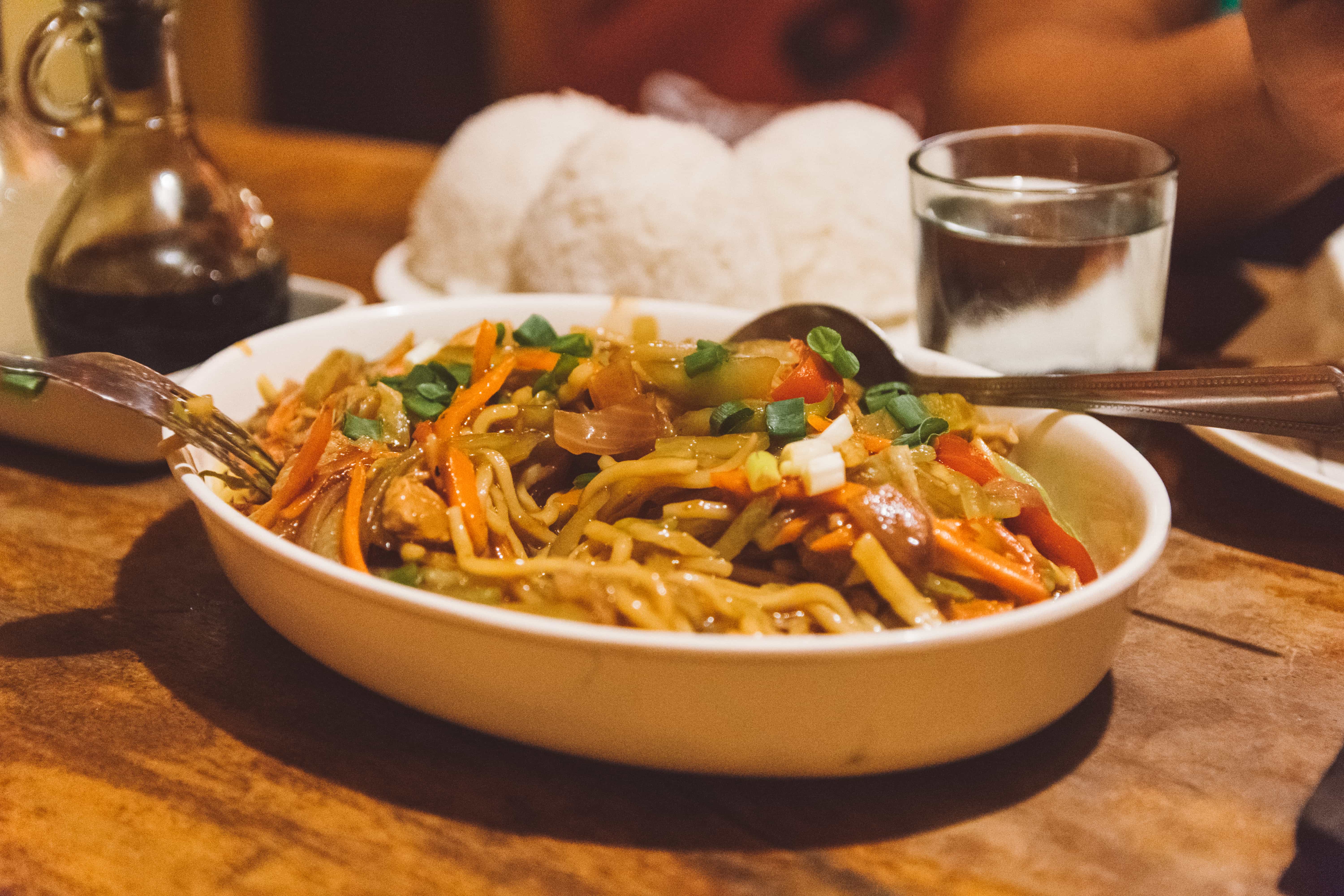 Budget to travel in the Philippines, street food in the Philippines, cheap accommodation in the Philippines