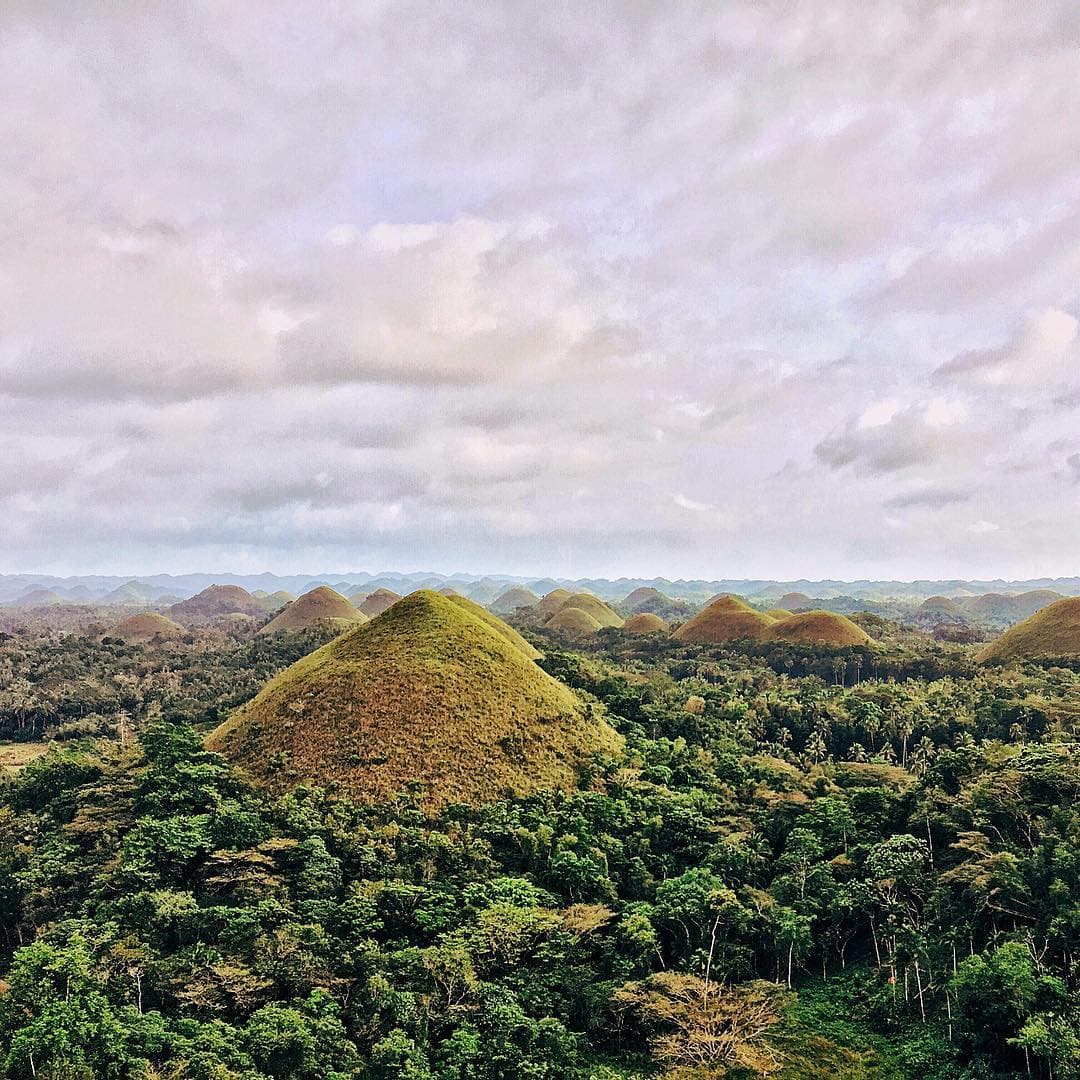 21 Best Philippines Honeymoon Destinations 19 Philippines Honeymoon Destinations, best places to visit in the philippines, tourist spots in the philippines, places to visit in the philippines for couples, where to stay in the Philippines