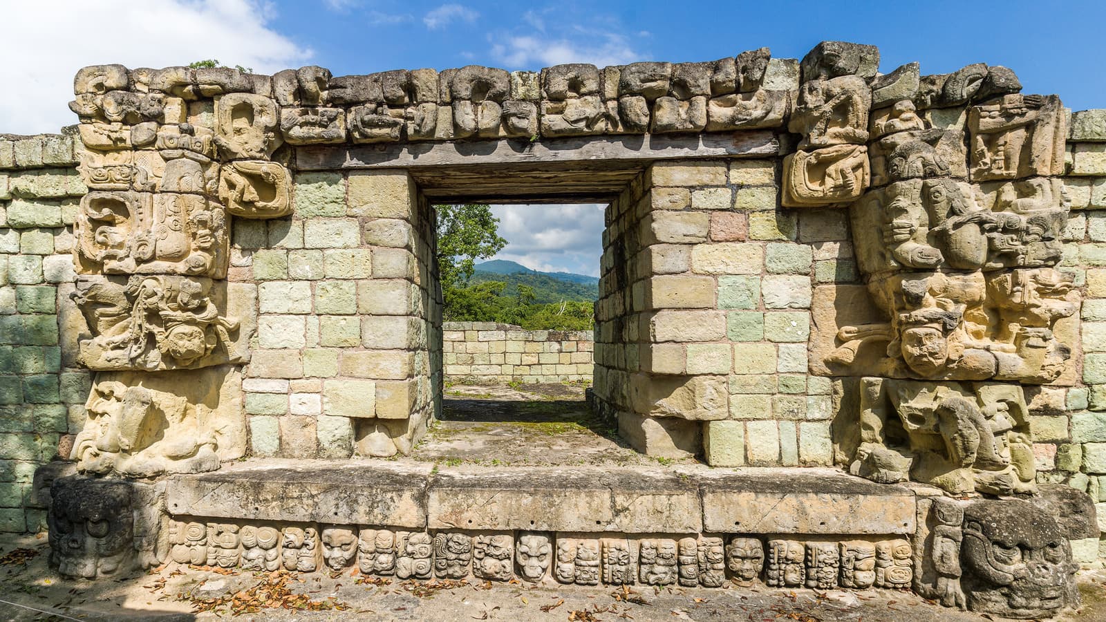 things to do in Honduras, backpacking Honduras, places to visit in Honduras, Honduras travel guide, Honduras travel itinerary, best time to visit Honduras