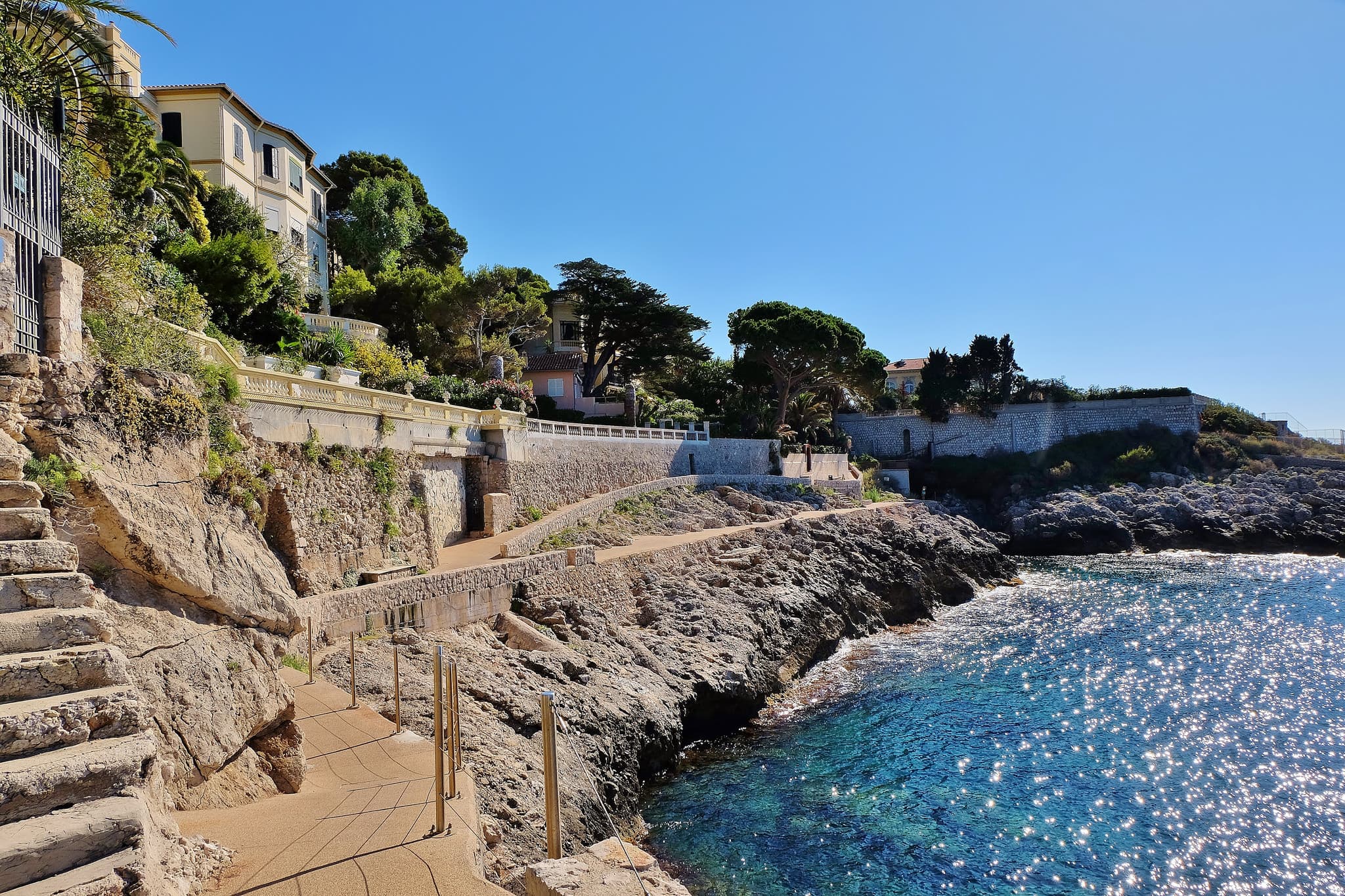 Best Things to do in Nice And Places To Visit In Nice (A Full Travel Guide) 28 Things to do in Nice, Places to visit in Nice, Beaches in Nice, Plage Mala