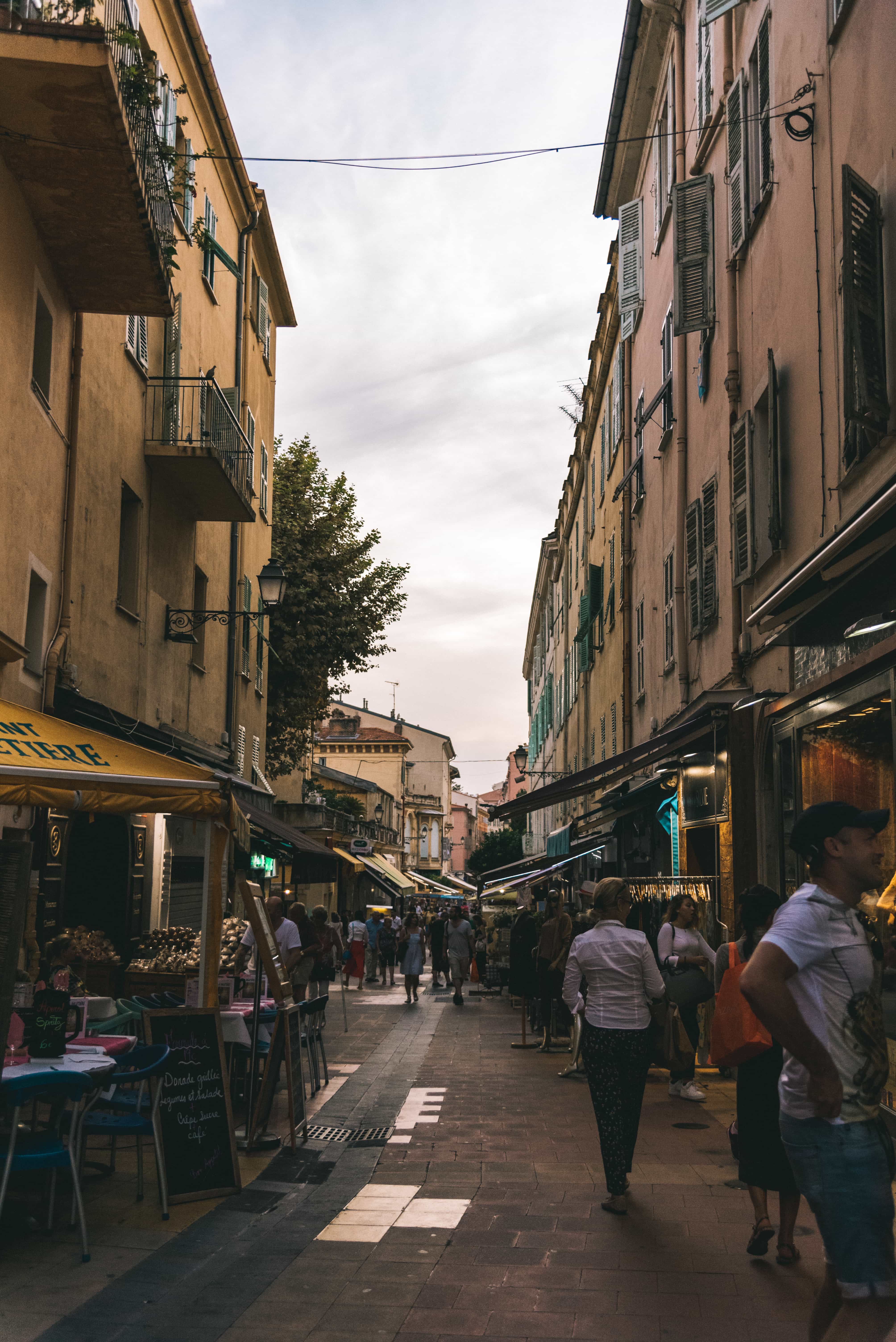 Best Things to do in Nice And Places To Visit In Nice (A Full Travel Guide) 19 Things to do in Nice, Places to visit in Nice, Beaches in Nice, bibycle around Nice, day trip to Montecarlo, day trip to Menton