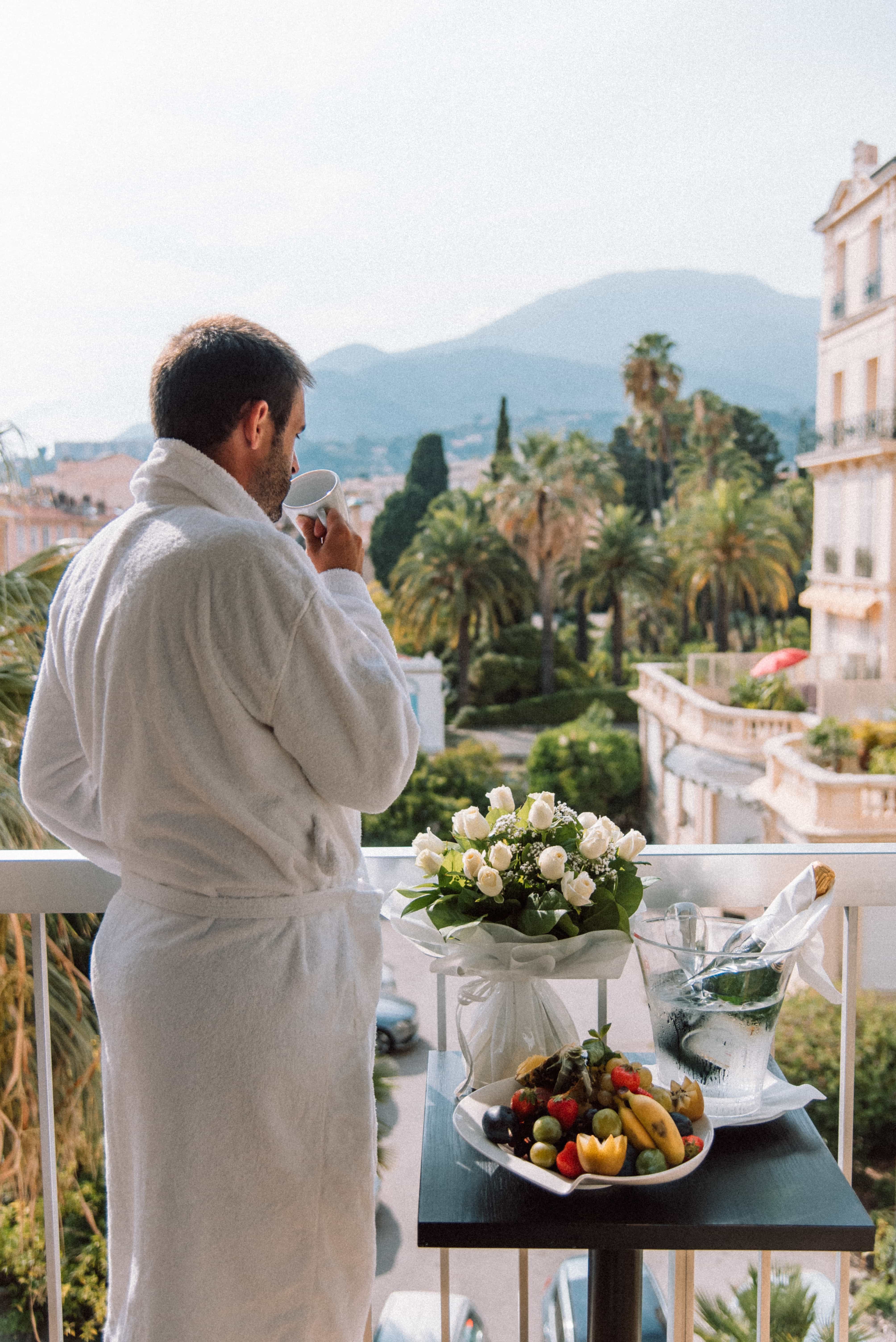 Best Things to do in Nice And Places To Visit In Nice (A Full Travel Guide) 20 Things to do in Nice, Places to visit in Nice, Beaches in Nice, bibycle around Nice, day trip to Montecarlo, day trip to Menton
