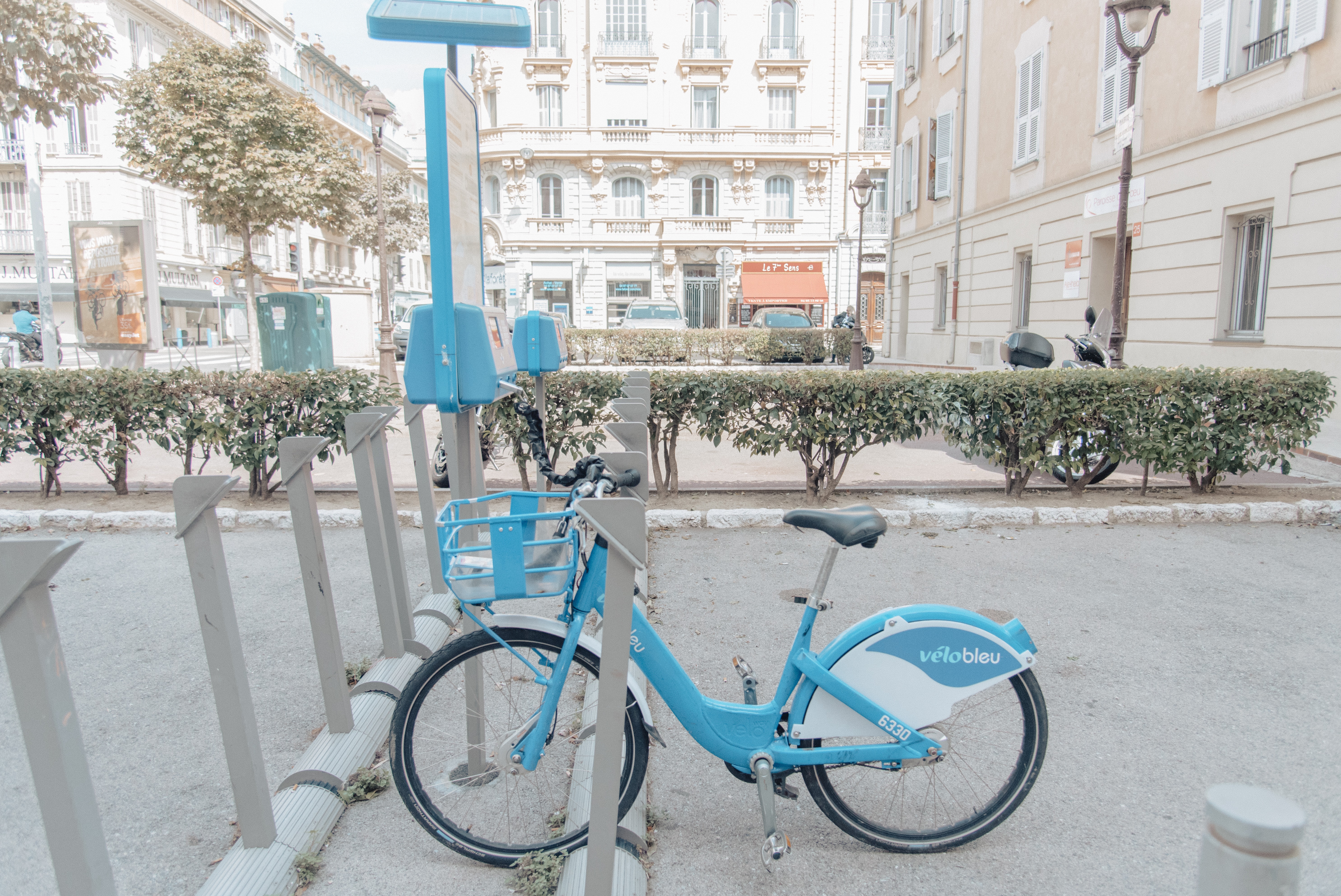 Best Things to do in Nice And Places To Visit In Nice (A Full Travel Guide) 3 Things to do in Nice, Places to visit in Nice, Beaches in Nice, bibycle around Nice