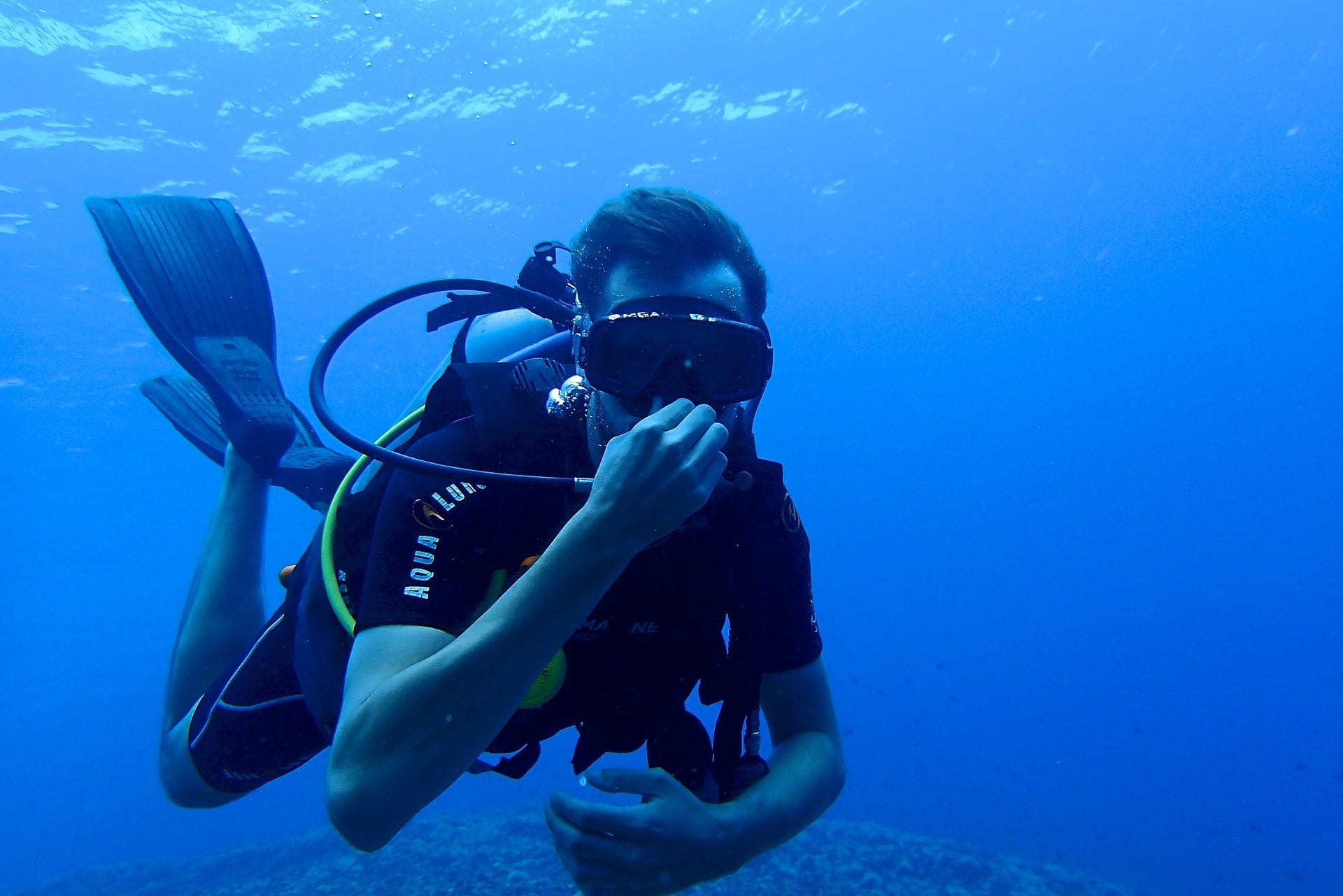 28 Awesome Coron Tourist Spots (Coron Travel Guide) 5 diving 1049477 1920