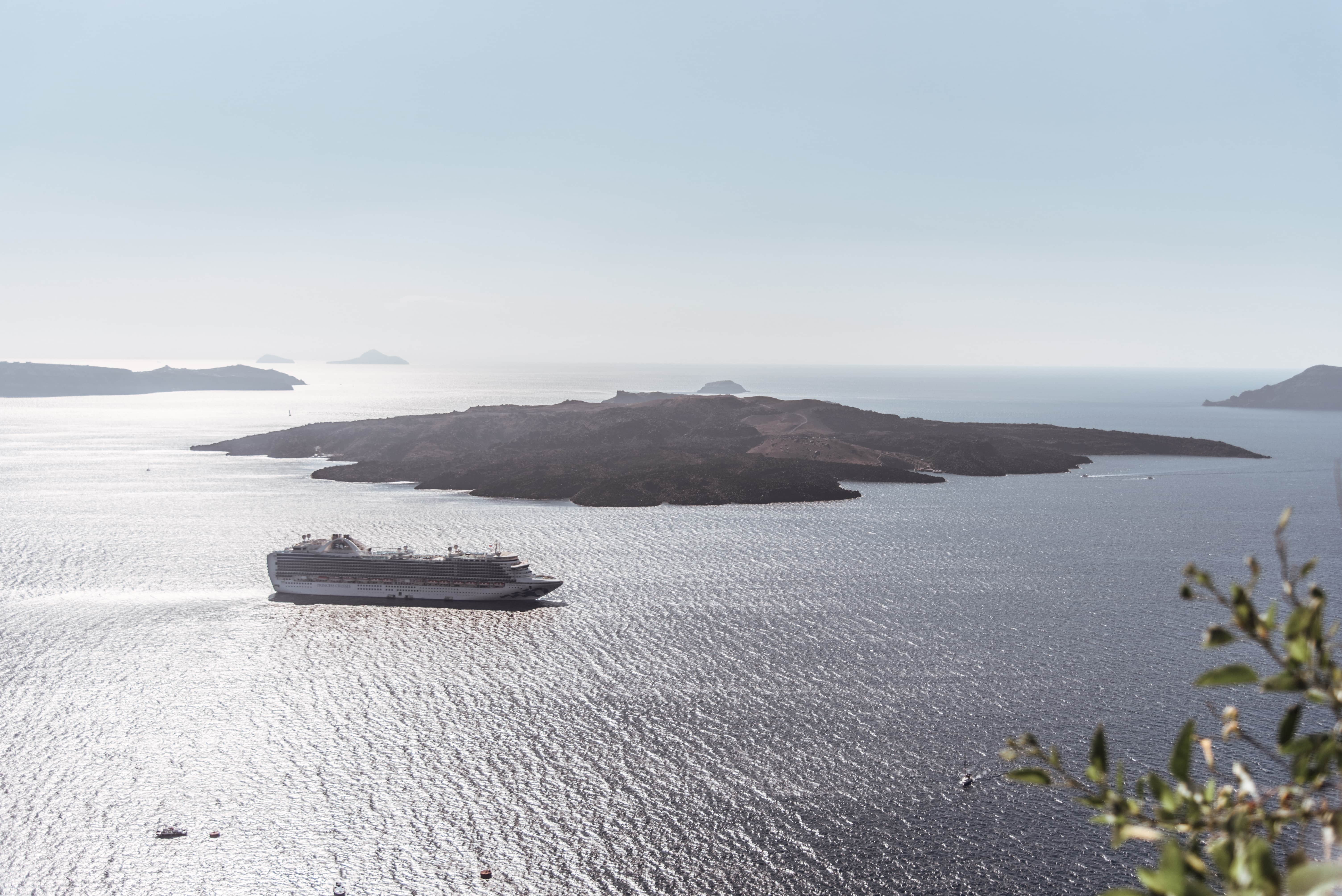 Things to do in Santorini, Places to visit in Santorini, Beaches in Santorini, meltemi village, fira, oia, caldera