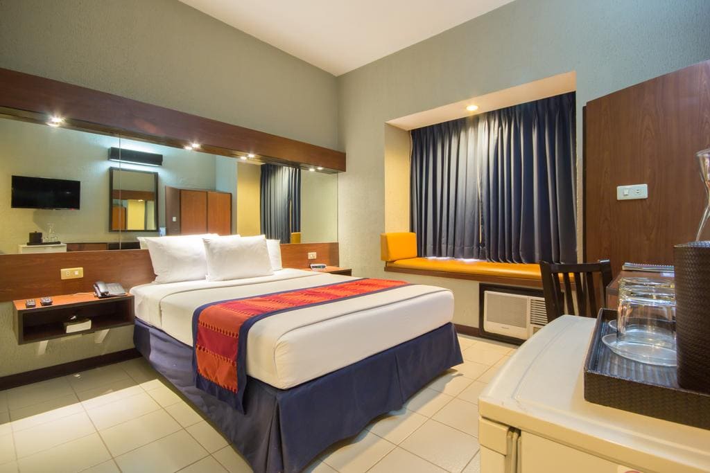 Where To Stay In Tagaytay: 25 Hotels in Tagaytay 24 where to stay in Tagaytay, luxury resorts in tagaytay, cheap hotels in tagaytay, where to sleep in tagaytay, Microtel eagle ridge