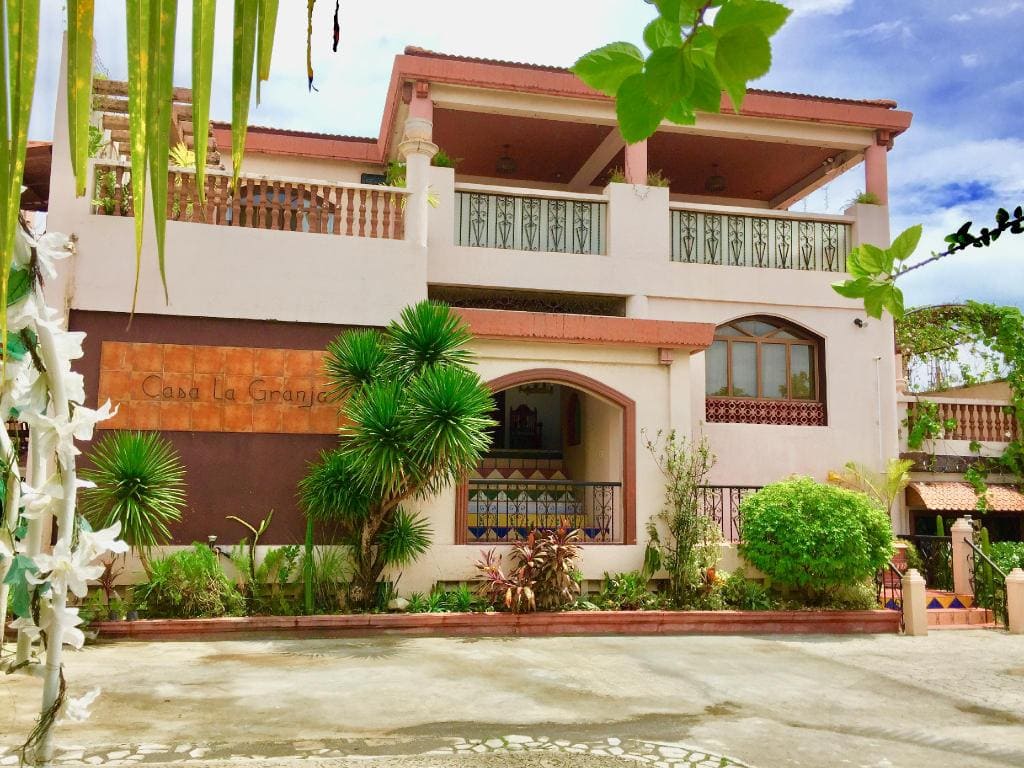 Casa La Granja, beach resorts in iloilo, resorts in iloilo, hotels in iloilo, hotels in iloilo city, cheap hotels in iloilo