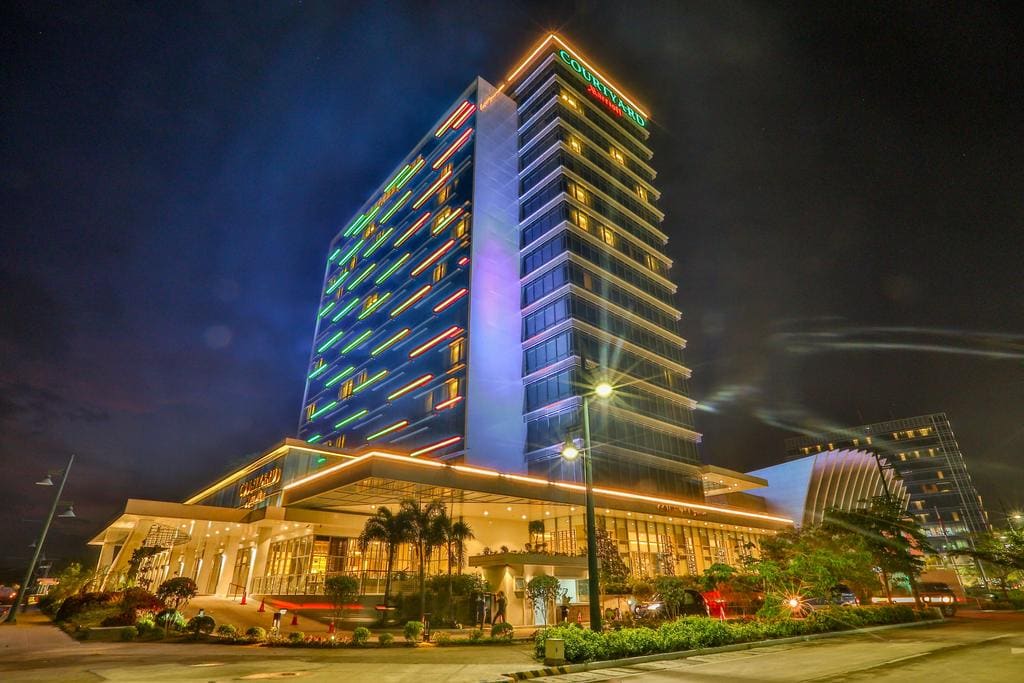 Courtyard by Marriott Iloilo, beach resorts in iloilo, resorts in iloilo, hotels in iloilo, hotels in iloilo city, cheap hotels in iloilo