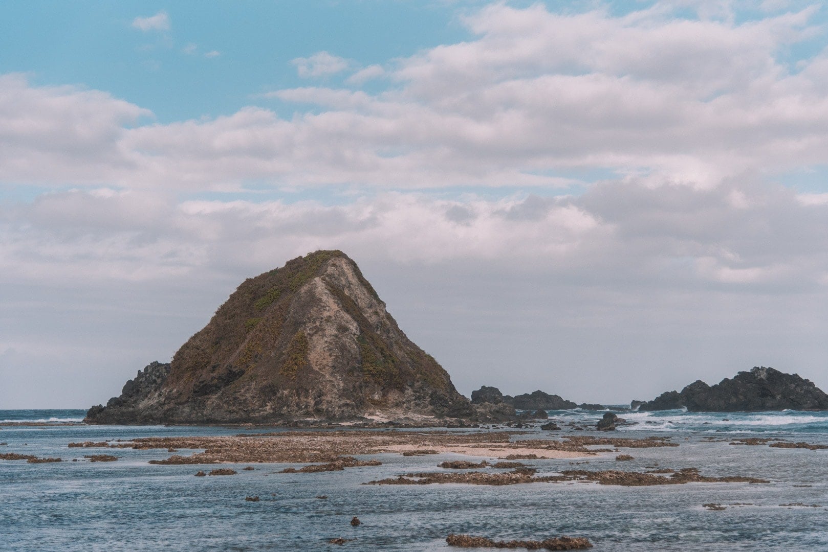 Things to do in Pagudpud, Dos Hermanos Island