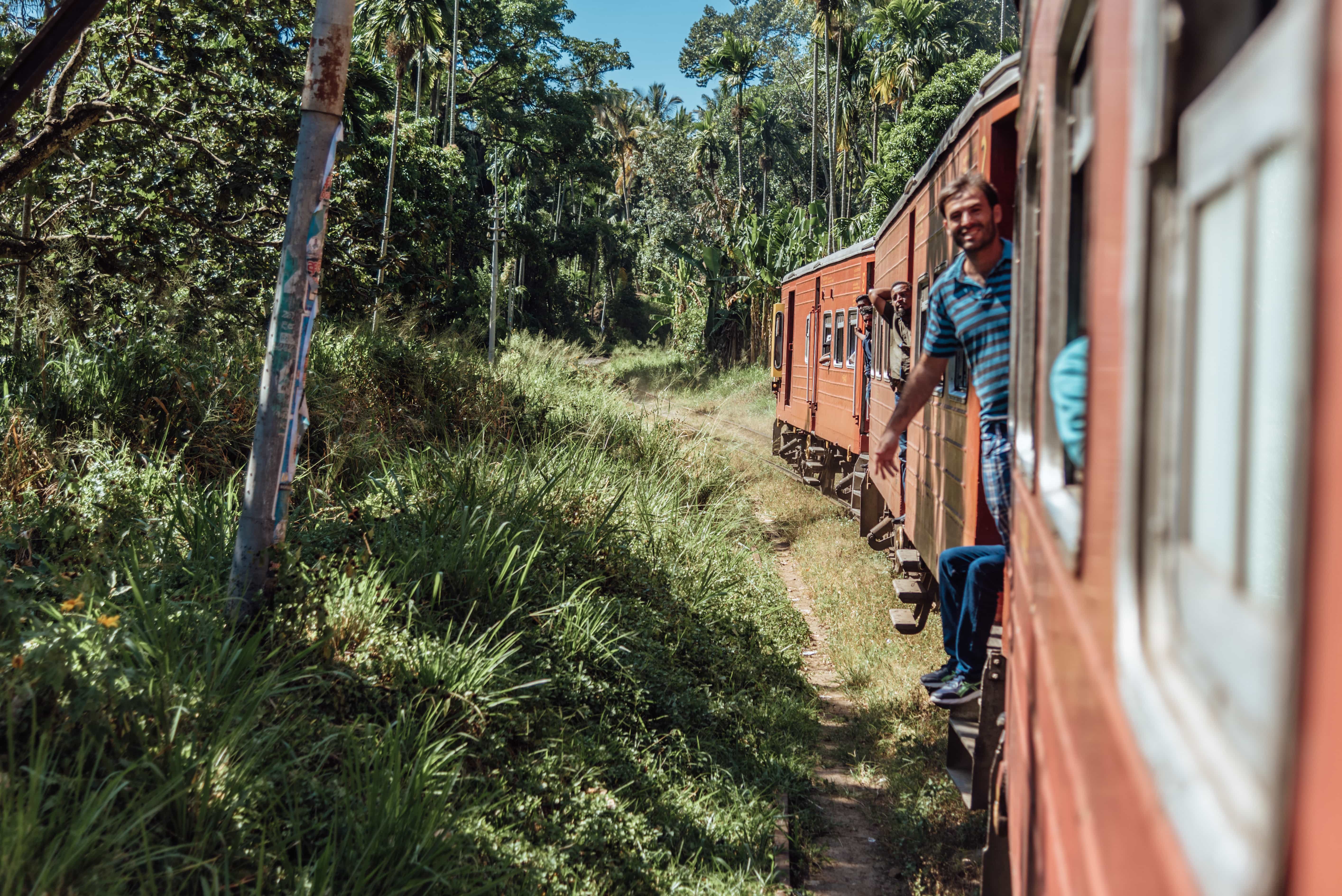 instagrammable places in Sri Lanka, train Kandy to Ella
