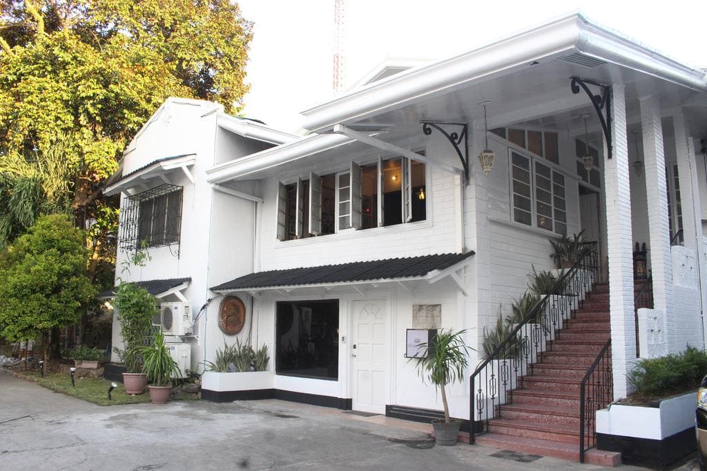 White Hotel Bacolod Burgos, where to stay in Bacolod, cheap hotels in Bacolod