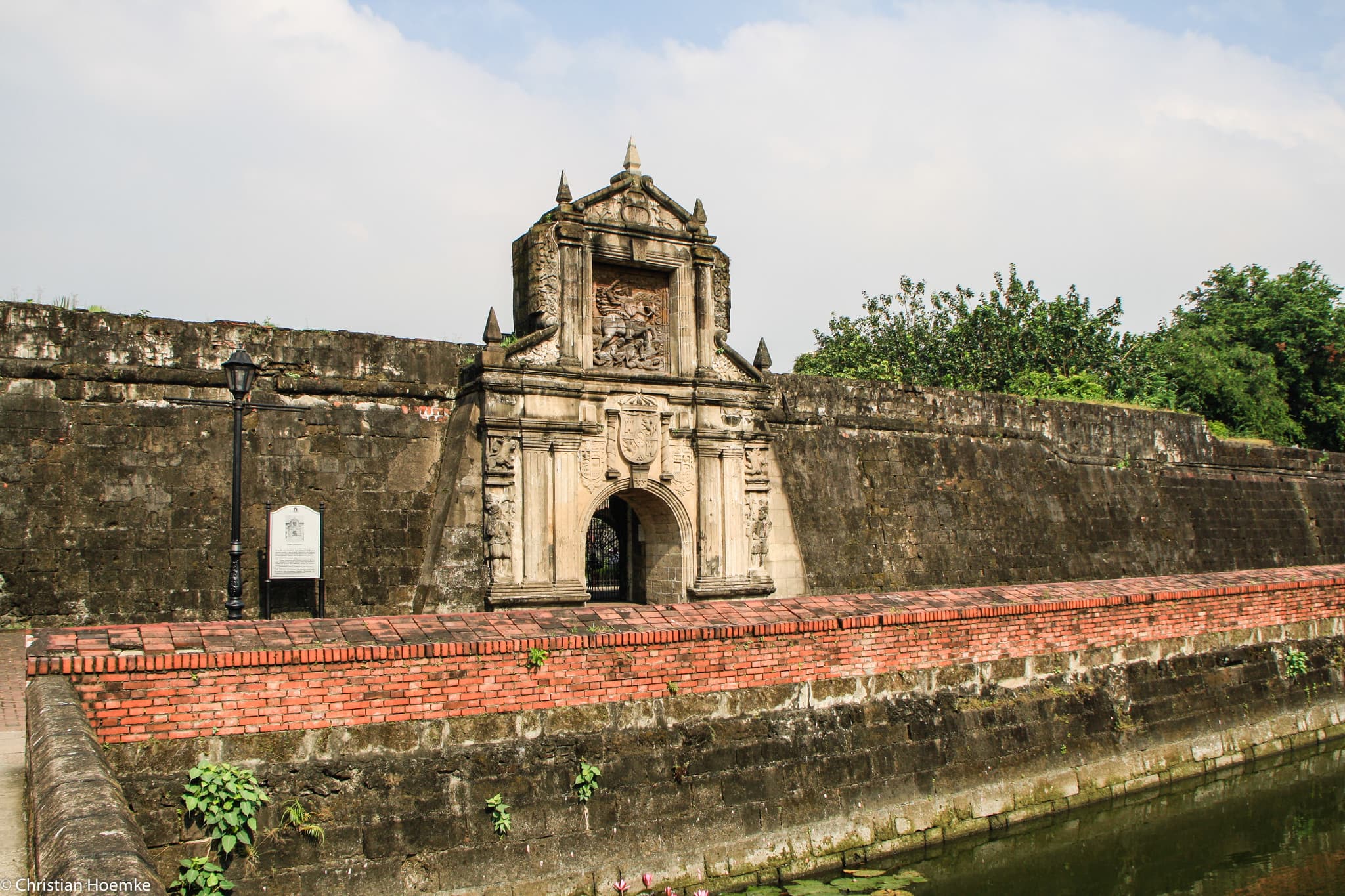 How to get from Manila Airport to City Center And Makati Best Way 7 Manila tourist spots, Intramuros