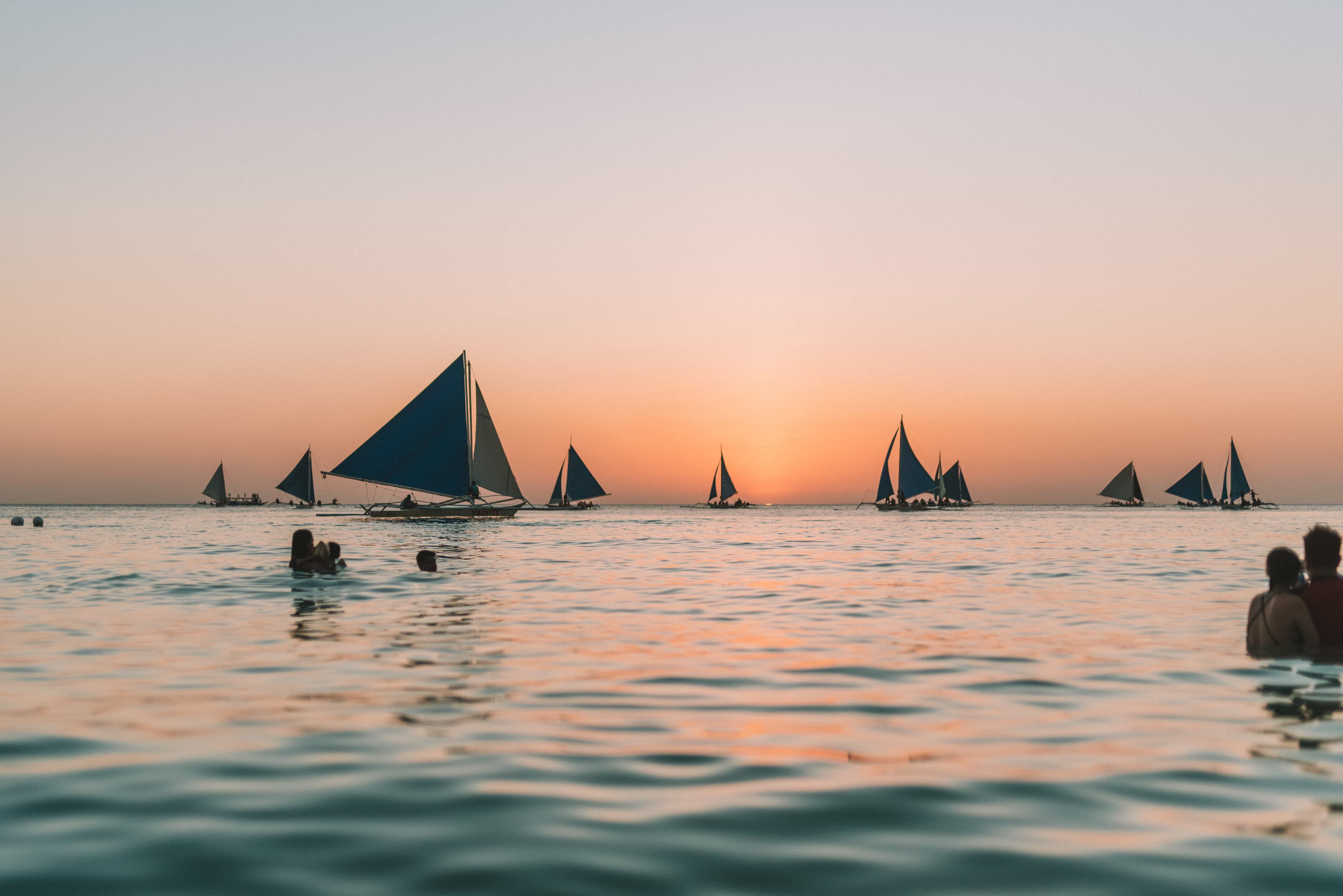 A Perfect 3 Days Boracay Itinerary 14 Things to do in Boracay Island, Boracay island travel guide, budget travel in boracay island, Boracay Island, sunset in Boracay, paraw sailing at sunset time in Boracay island