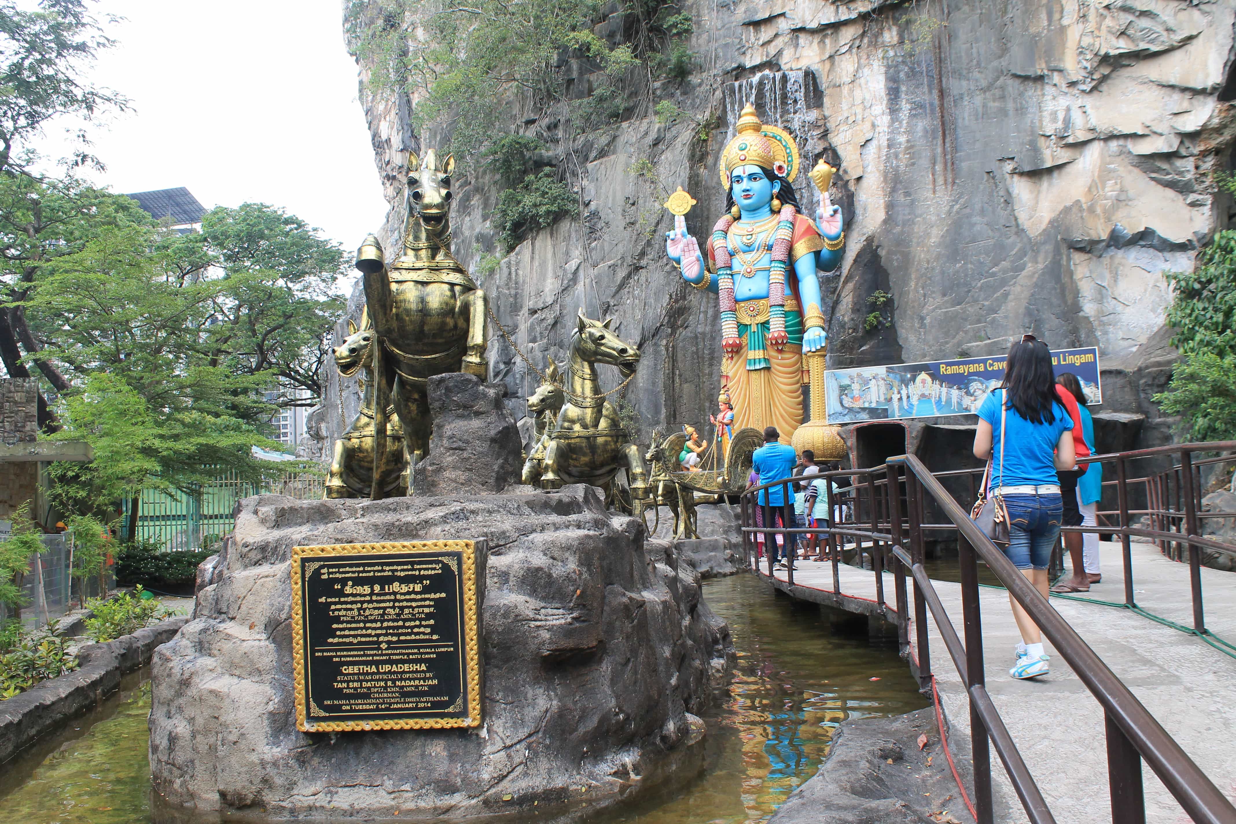 How to get from Kuala Lumpur to Batu Caves Best Way 12 kuala lumpur to batu caves, how to get to batu caves, kl sentral to batu caves, batu caves entrance fee, batu caves steps