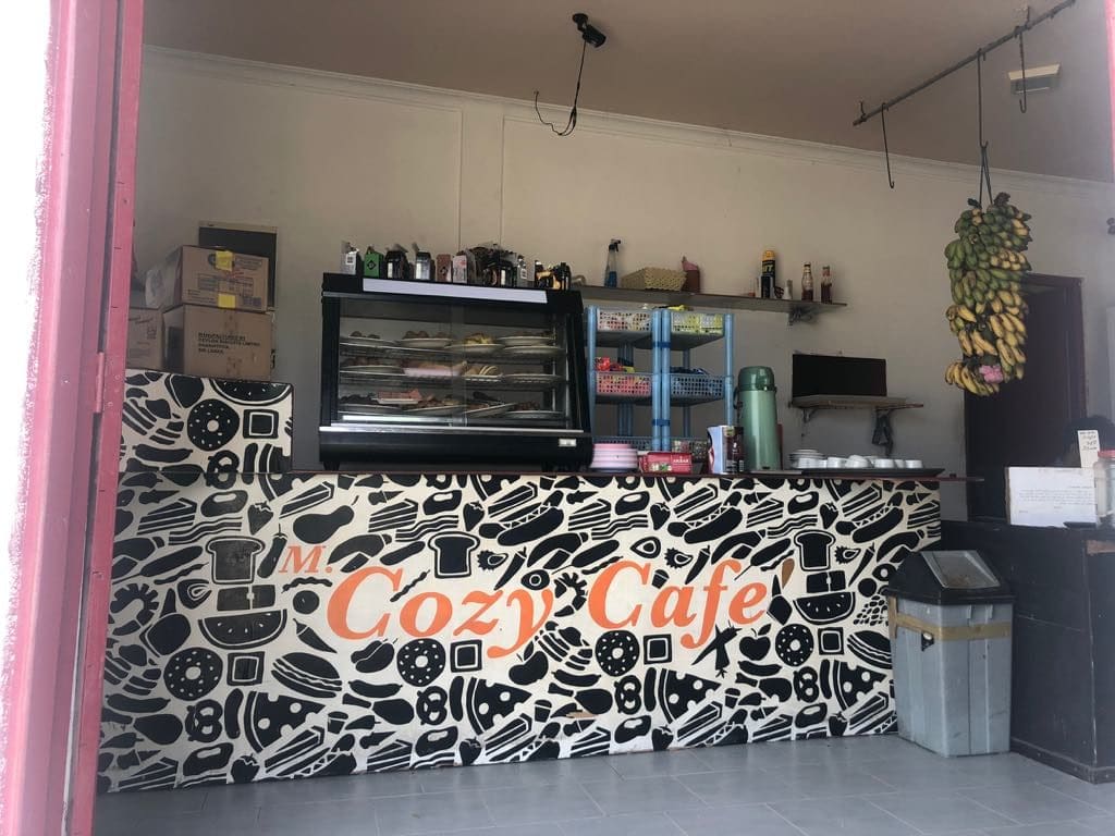 18 Awesome Things to do in Dhiffushi Island (Travel Guide) 35 Dhiffushi travel guide, things to do in Dhiffushi, Dhifushi Island, Cozy Cafe in Dhiffushi, what to eat in Dhiffushi,