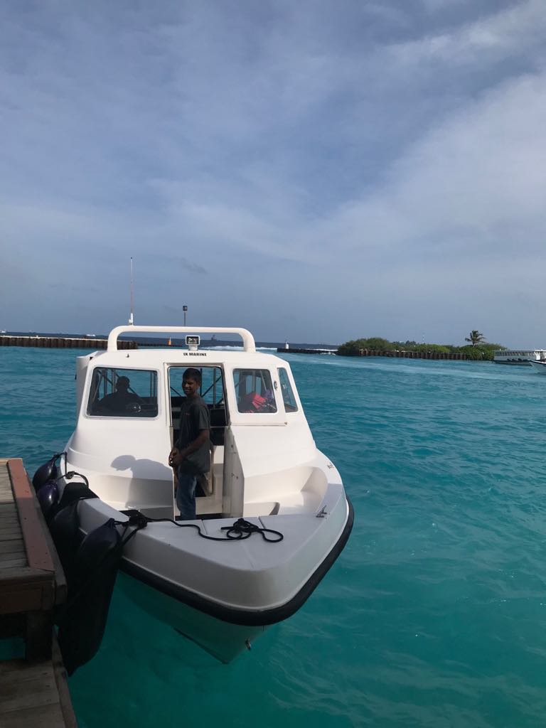Resort vs Local Island: Which is Better in the Maldives 9 Luxury resorts vs local islands in Maldives, how to get to Thulusdhoo Island, speed boat in Maldives, Kuramathi Island Resort, Dhiffushi travel guide, things to do in Dhiffushi, Dhifushi Island, Speed boat