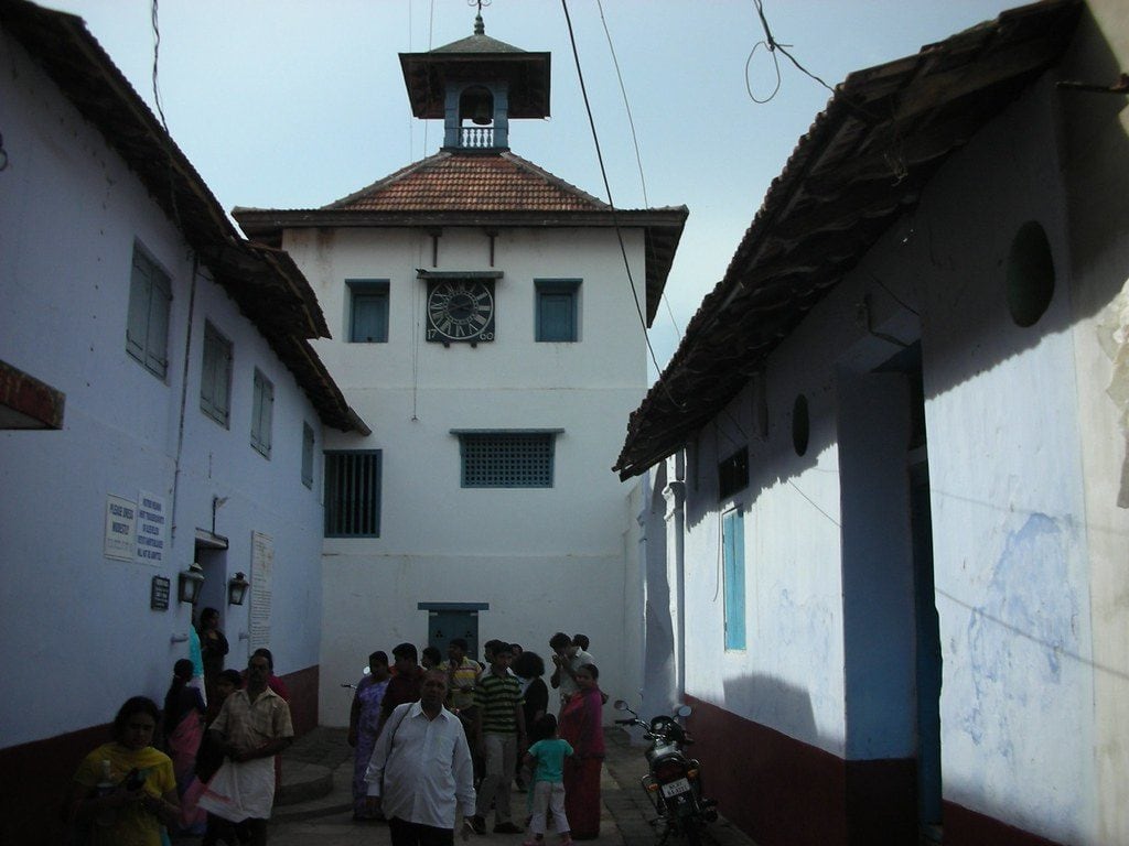 8 Cool Things to do in Kochi (Travel Guide) 9 things to do in Kochi, Kochi One Day Itinerary, Kochi travel guide, Jewish Synagogue