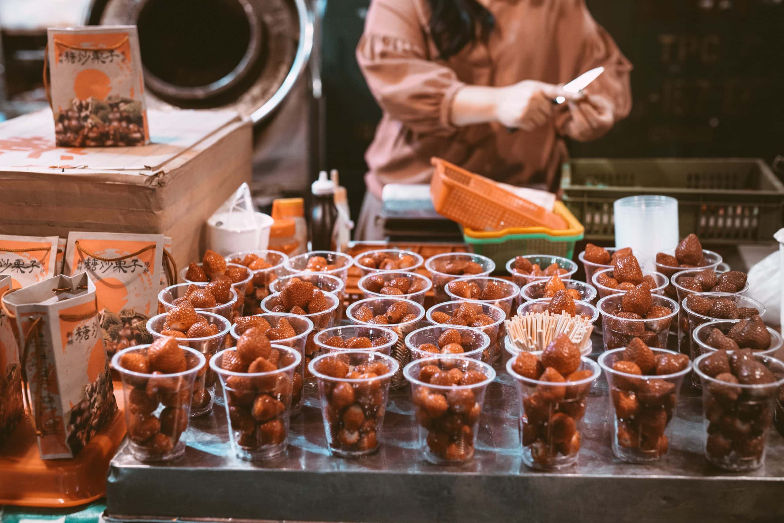 28 Things to Know Before Visiting Taiwan And Best Taiwan Travel Tips 8 Things to know before visiting Taiwan, night market in Taiwan