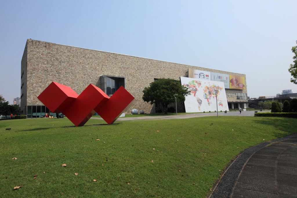 19 Taichung Tourist Spots And Things to do in Taichung & Itinerary 10 The National Taiwan Museum of Fine Arts
