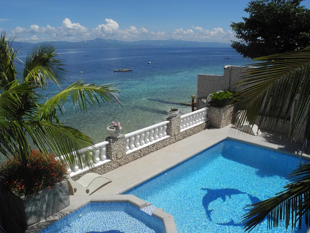 15 Beach Resorts in Moalboal: Where to stay in Moalboal 15 Ocean Front Paradise Resort, resorts in moalboal, beach resorts in moalboal, moalboal resorts, where to stay in moalboal