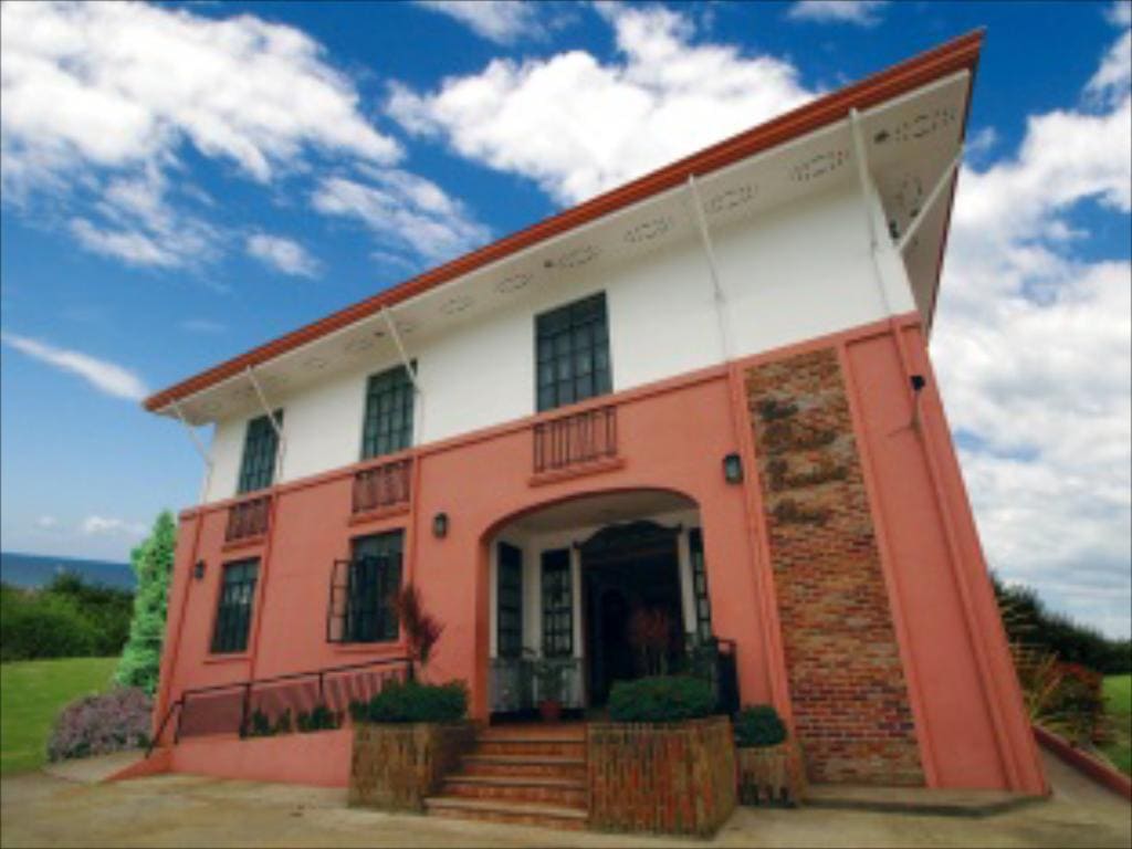 Where To Stay in Laoag: Top 11 Hotels in Laoag 8 Casa Dona Emilia Bed and Breakfast, Laoag hotels, hotels in Laoag, where to stay in Laoag