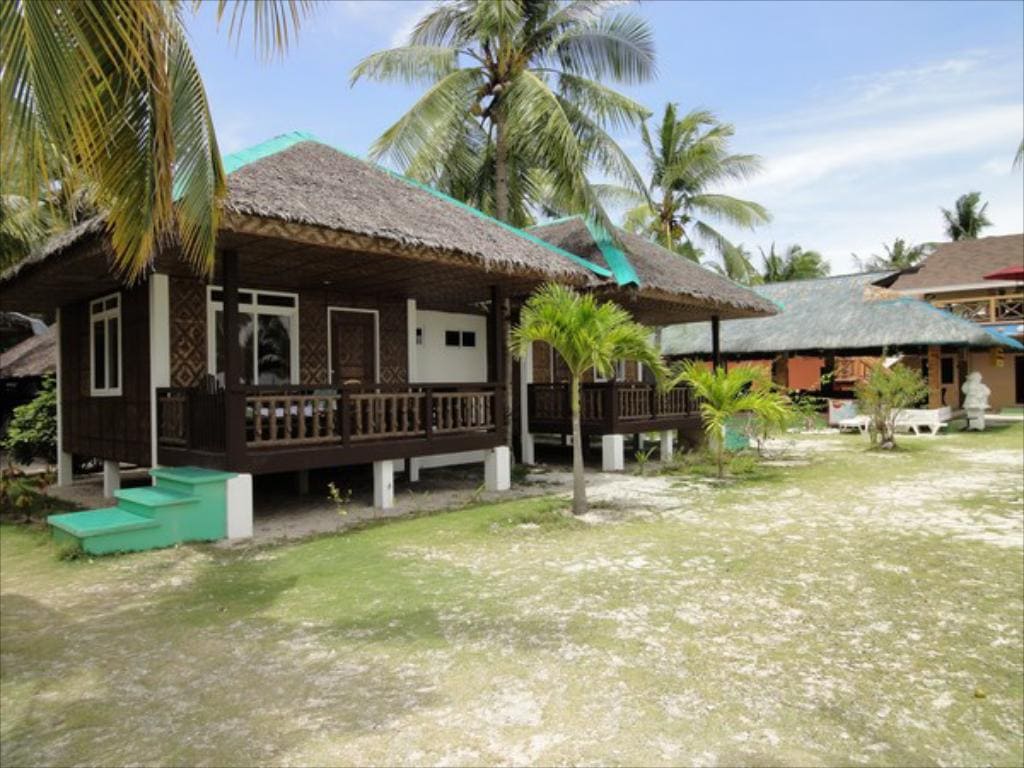 Cocobana Beach Resort, resorts in malapascua