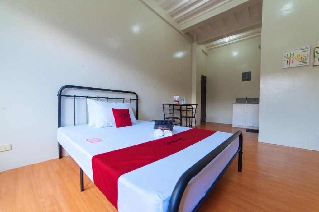 Bulacan Resorts: Top 20 Resorts in Bulacan 16 RedDoorz @ Kassel North Caloocan, resorts in bulacan, affordable resorts in bulacan, best resort in bulacan, beach resorts in bulacan, caribbean resorts in bulacan, bulacan resorts