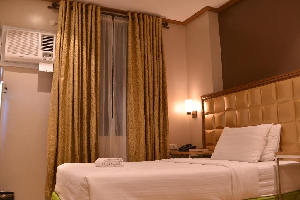 Robertson Hotel, naga hotels, hotels in naga city, hotels in naga