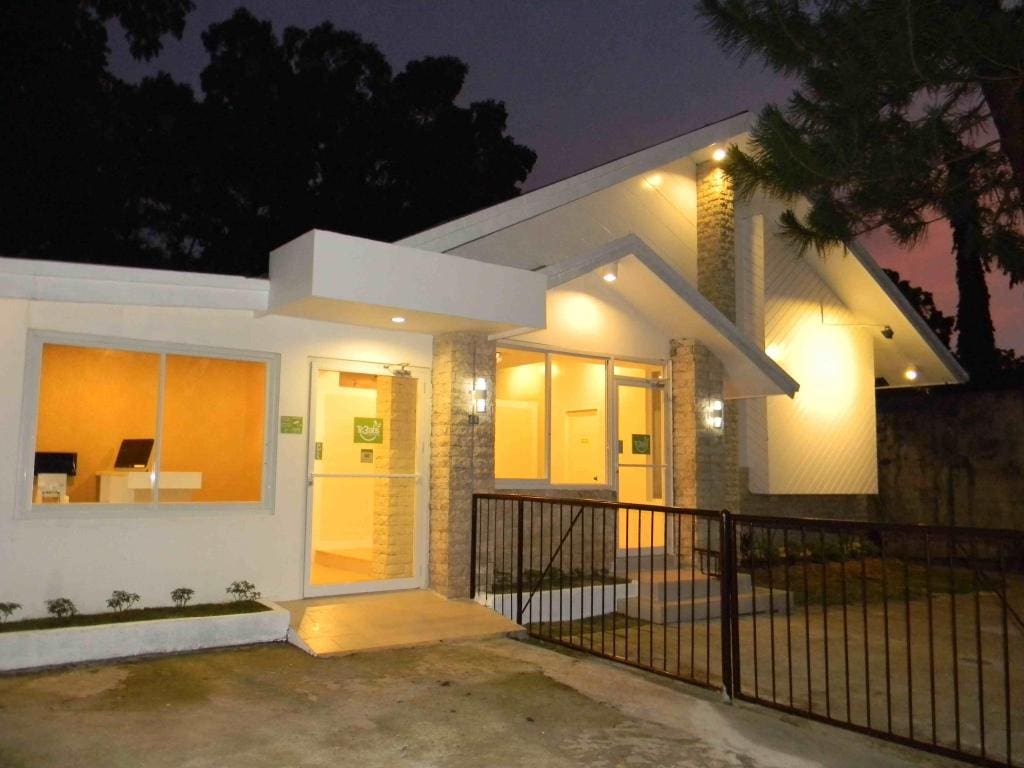 Tr3ats Guest House Bohol, bohol resorts, hotels in bohol, resorts in bohol, where to stay in bohol, beach resorts in bohol