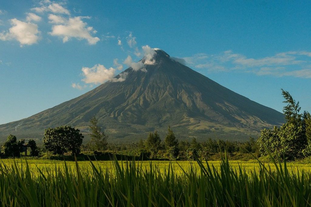 How to get from Manila to Legazpi Best Way 2 manila to legazpi, manila to legazpi flight, manila to legazpi bus, naga to legazpi, manila legazpi bus, manila to bicol bus, manila to bicol flights, manila to bicol