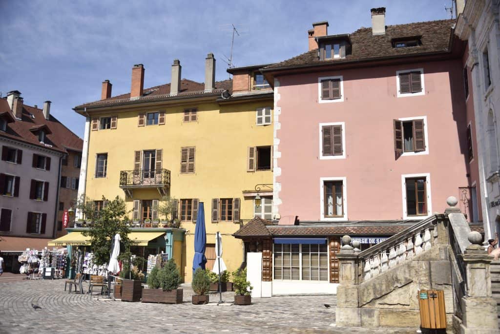 20 Best Annecy Tourist Spots And Things to Do in Annecy 14 Annecy tourist spots, things to do in Annecy, Rue Sainte-Claire