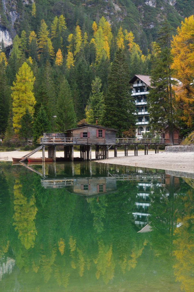 lago di braies dolomites, lago di braies, how to get to lago di braies, how to get to lago di braies from milan, lago di braies parking price, lago di braies parking, bolzano to lago di braies, milan to lago di braies lago di braies italy, lago di braies weather, venice to lago di braies 