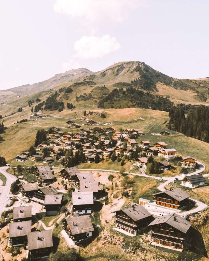 Traveling to Switzerland for 2 Weeks? This Packing List Will Save Your Trip 4 Switzerland trip cost Accommodation, driving in Switzerland, switzerland road trip, swiss road trip, switzerland road trip itinerary, road trip in switzerland, road trip switzerland, switzerland packing list, travel checklist for switzerland