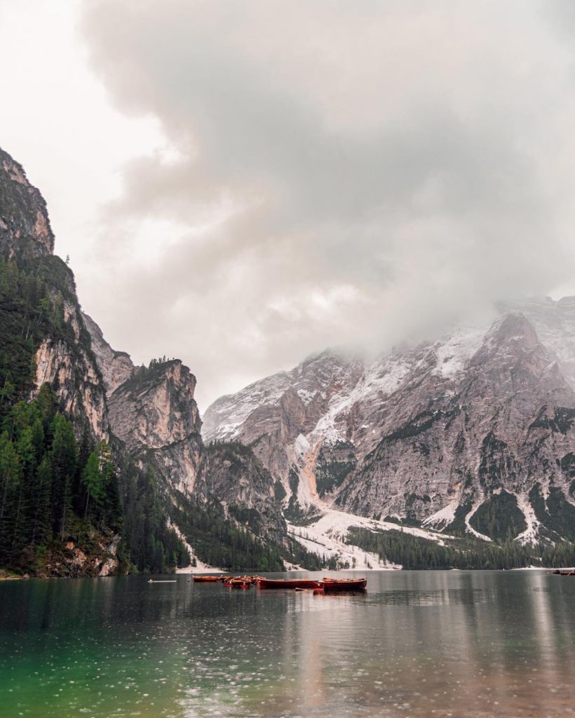 lago di braies dolomites, lago di braies, how to get to lago di braies, how to get to lago di braies from milan, lago di braies parking price, lago di braies parking, bolzano to lago di braies, milan to lago di braies lago di braies italy, lago di braies weather, venice to lago di braies 