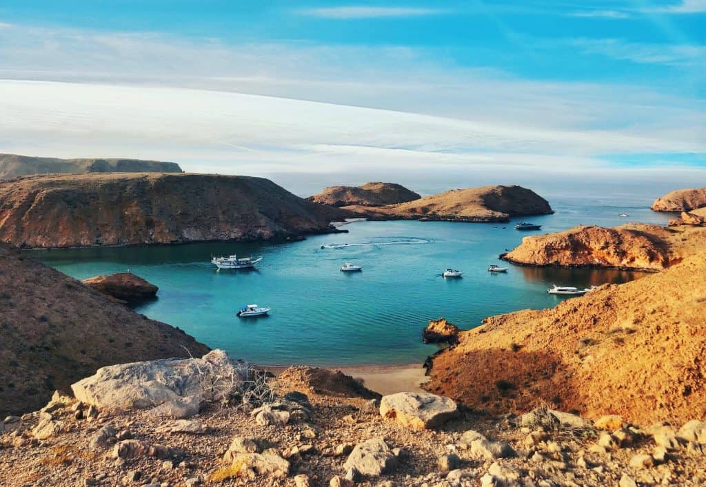 Getting an Oman SIM Card in 2024: Prepaid SIM Card in Oman 2 sim card Oman airport, cheapest sim card in Oman, prepaid sim card oman, best tourist sim card oman,Oman sim card for tourists, best sim card for oman, Oman prepaid sim card, Oman sim card, Oman tourist sim card, sim card Oman, oman sim card for tourist