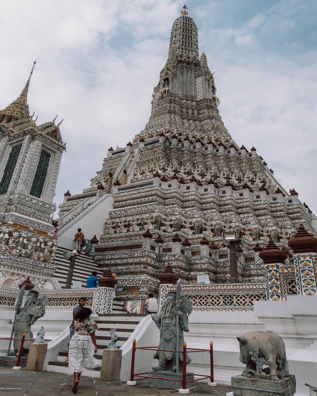 15 Things You Should Never Do in Thailand — If You Want to Avoid Major Culture Shock 3 Don't Do This in Thailand: 15 Things Not to Do in Thailand