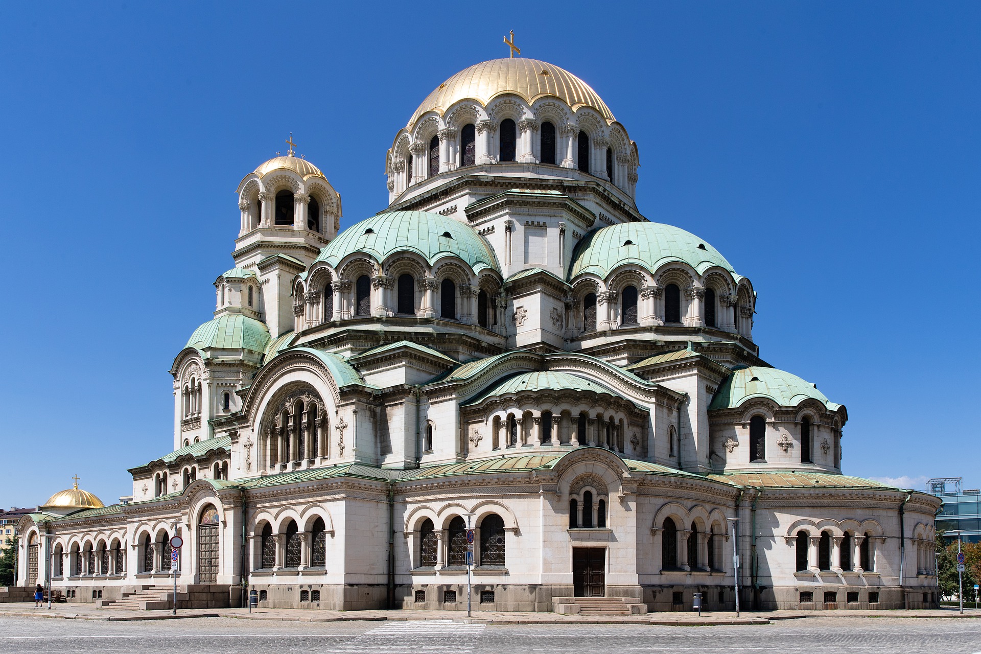 8 Worst Cities To Travel In Europe, 10 Incredible Beautiful Cheap Destinations in Europe - Best Tips For Budgeting in Europe