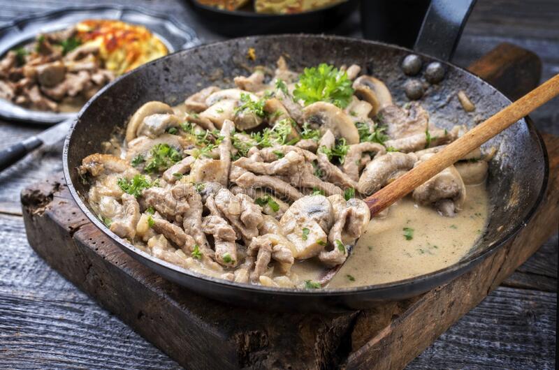 Swiss food, Switzerland food, Swiss cuisine, Swiss dishes, Switzerland traditional food, Zürcher Geschnetzeltes
