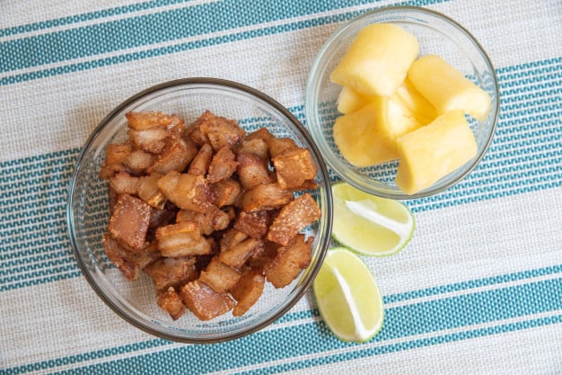 Best Costa Rican Food: 50 Best Costa Rican Dishes And Traditional Food in Costa Rica To Try 27 Costa Rican food, food in Costa rica, costa rican dishes, Costa Rican cuisine, Chicharron