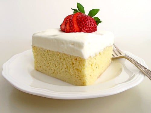Costa Rican food, food in Costa rica, costa rican dishes, Costa Rican cuisine, Tres Leches Cake