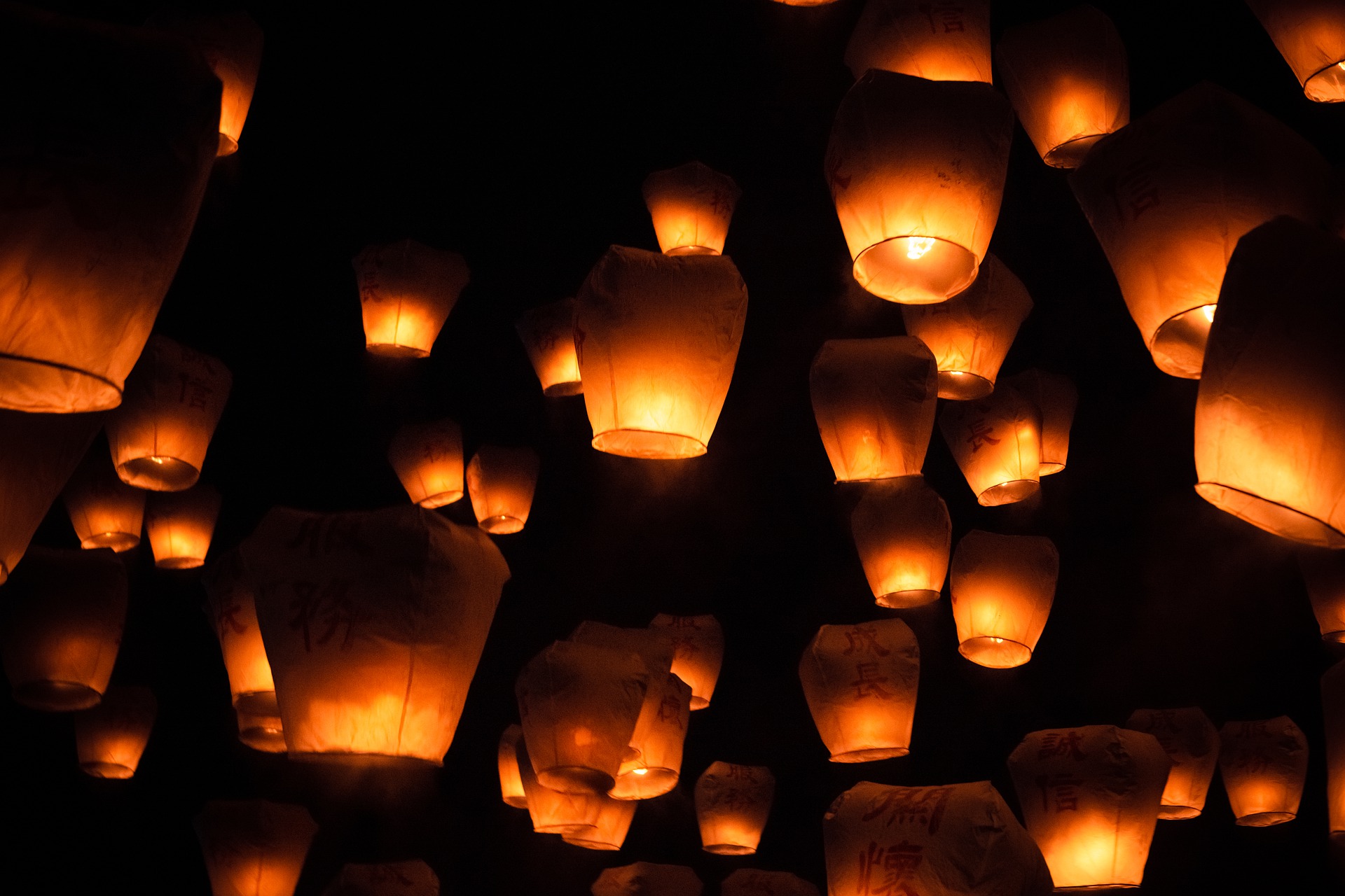 The 20 Adventures You Will Regret Not Taking This Year 10 Thailand travel tips, things to know before visiting Thailand, facts about Thailand, Yi Peng, the lantern festiva