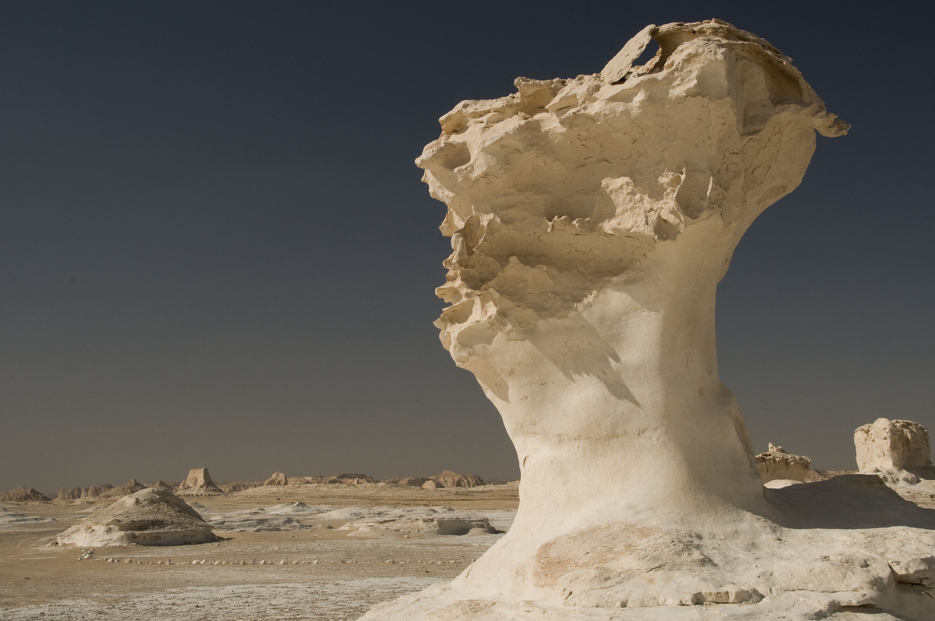 56 Best Things To Know Before Visiting Egypt - Best Egypt Travel Tips For First Timers 35 Egypt Travel Tips, things to know before visiting Egypt, facts about Egypt, White Desert