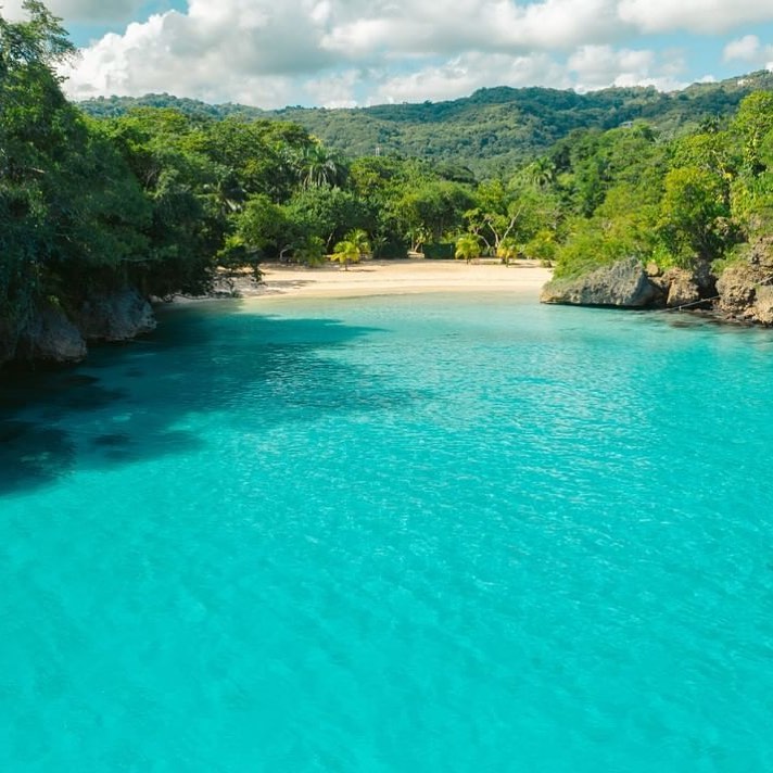 Comparison Dominican Republic vs Jamaica - Which is a Better Trip? 27 Jamaica instagram spots, most instagrammable places in Jamaica, Jamaica photos, Jamaica photography, Frenchman's Cove