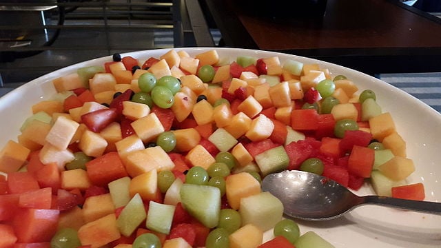 MEXICAN DISHES, FOOD IN MEXICO, MEXICAN CUISINE, MEXICAN FOODS, FRUIT SALAD, Mexican breakfast, breakfast in Mexico, traditional breakfast in Mexico, traditional mexican breakfast