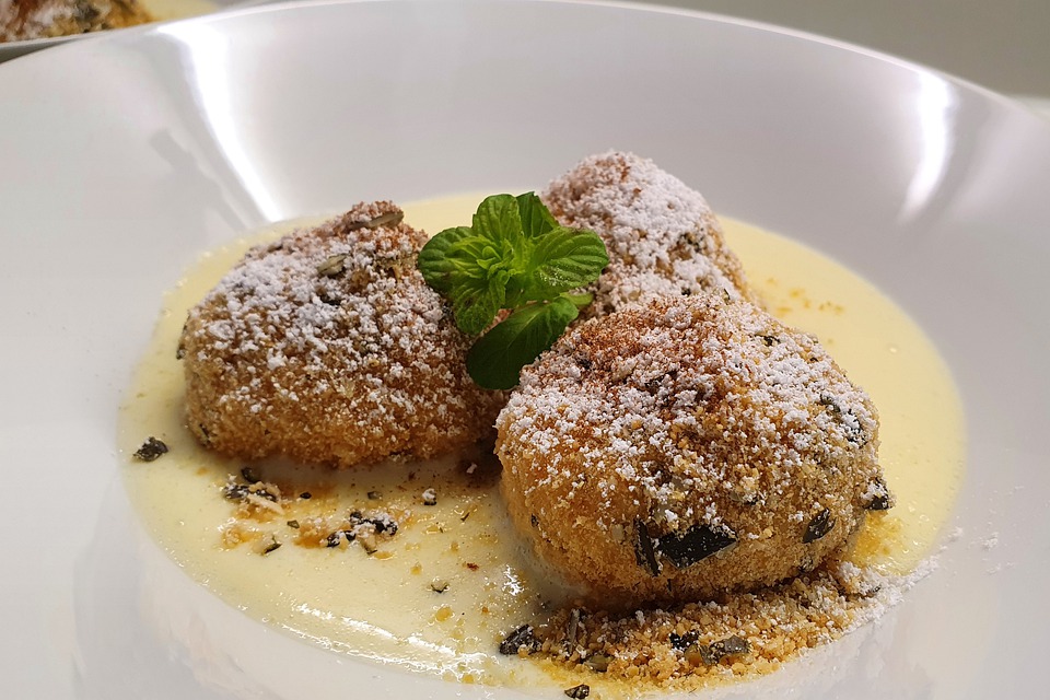 Best Romanian Food - Best 56 Romanian Dishes And Traditional Food In Romania To Try 43 Romanian foods, Romanian desserts, Traditional food in Romania, What to eat in Romania, Desserts in Romania, papanasi