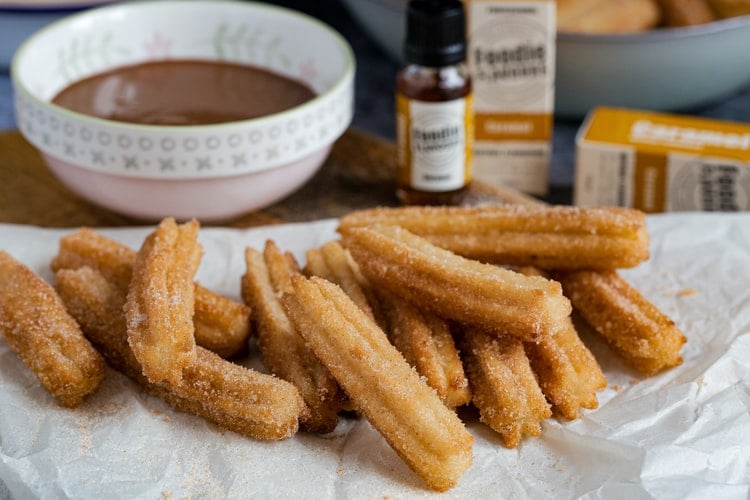 MEXICAN DISHES, FOOD IN MEXICO, MEXICAN CUISINE, MEXICAN FOODS, MEXICAN DESSERTS, CHURROS