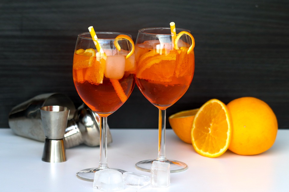 40 Italian Dishes You Must Try Before You Die 37 Aperol spritz
